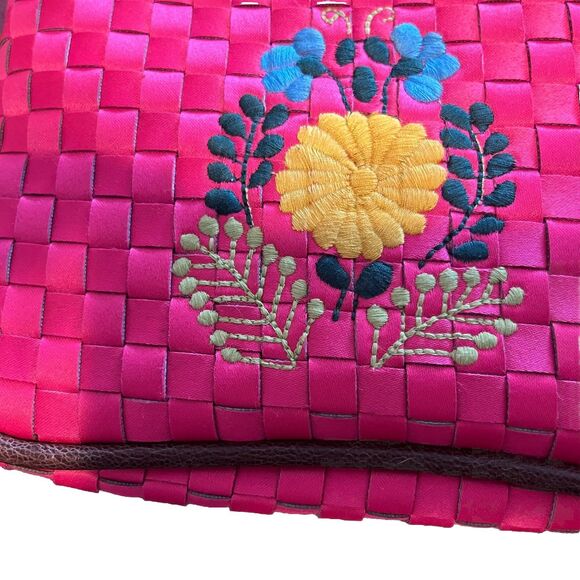 Consuela Pink Woven Large Wristlet Clutch Brown Leather Trim Embroidered Floral - Picture 2 of 6